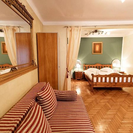 Hotel Dream House Braşov Esterno foto